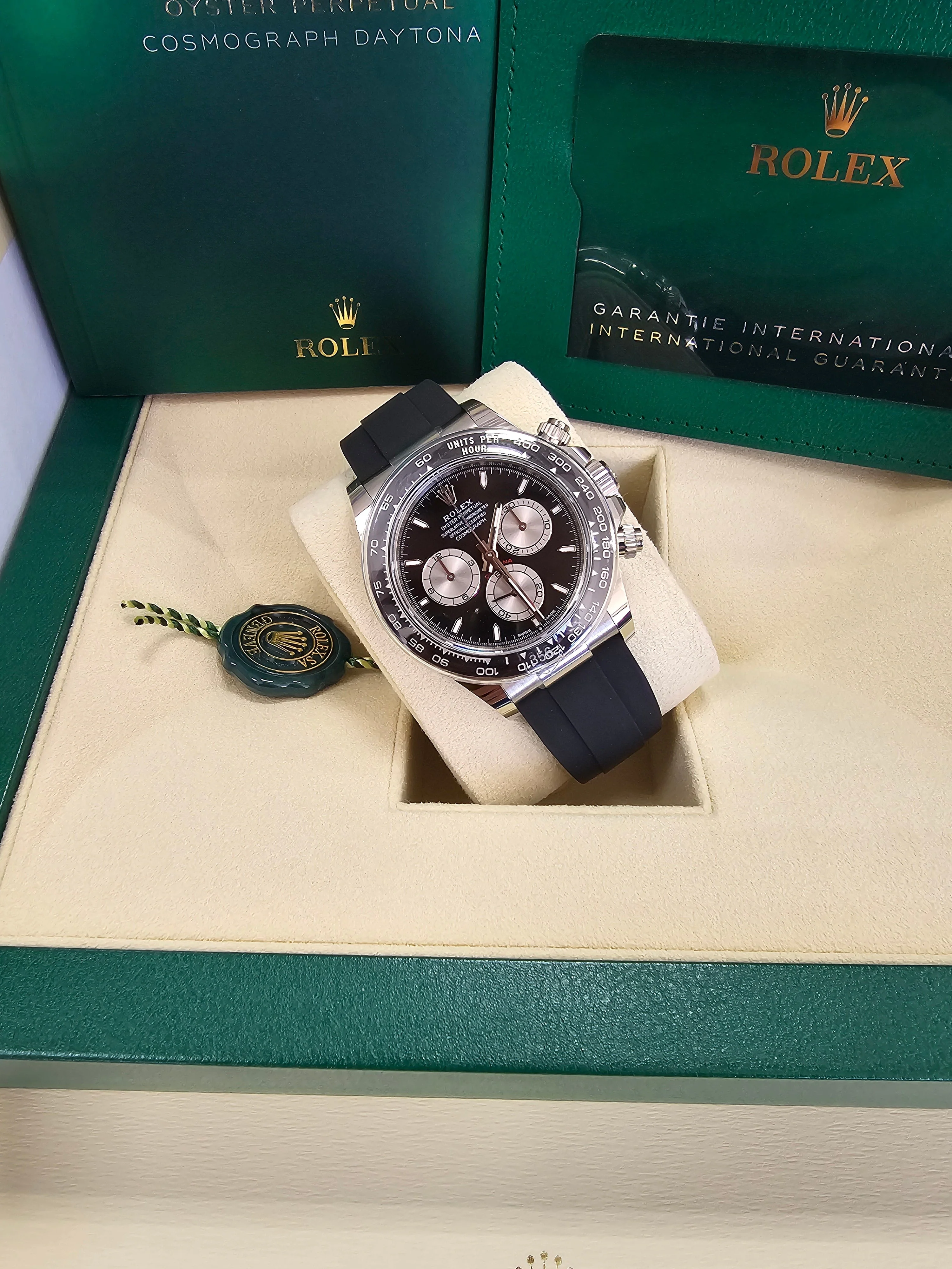 Rolex Cosmograph Daytona "Baby Le Mans" 40mm White Gold Black Dial Oysterflex 126519LN – New 2025 - Image 4