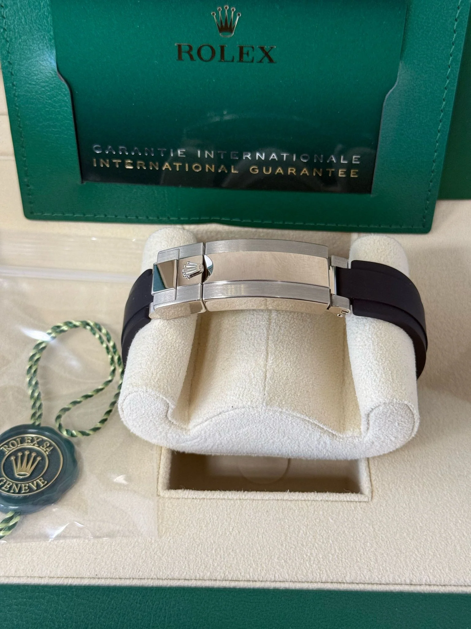 Rolex Cosmograph Daytona "Baby Le Mans" 40mm White Gold Black Dial Oysterflex 126519LN – New 2025 - Image 8