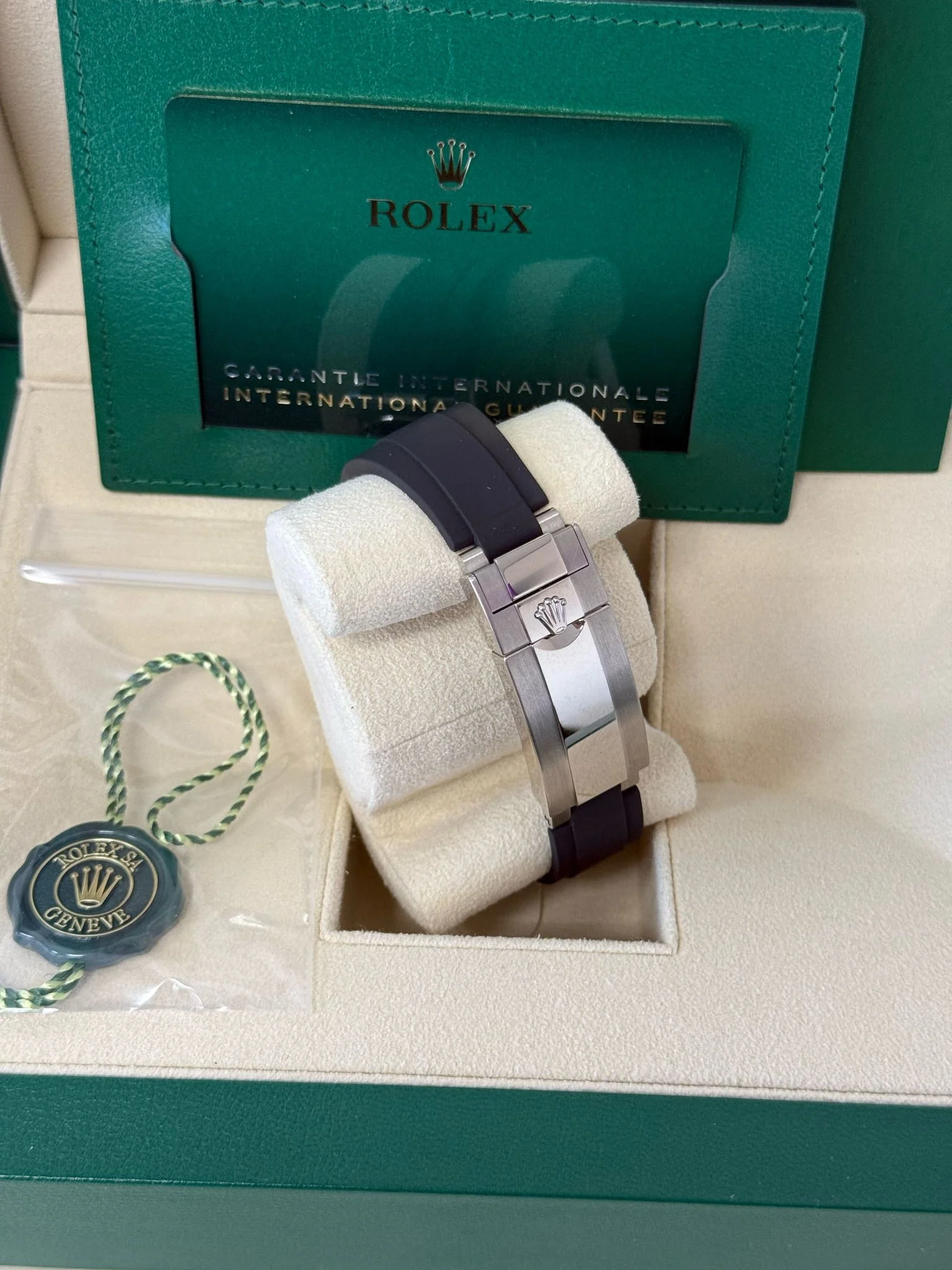 Rolex Cosmograph Daytona "Baby Le Mans" 40mm White Gold Black Dial Oysterflex 126519LN – New 2025 - Image 9