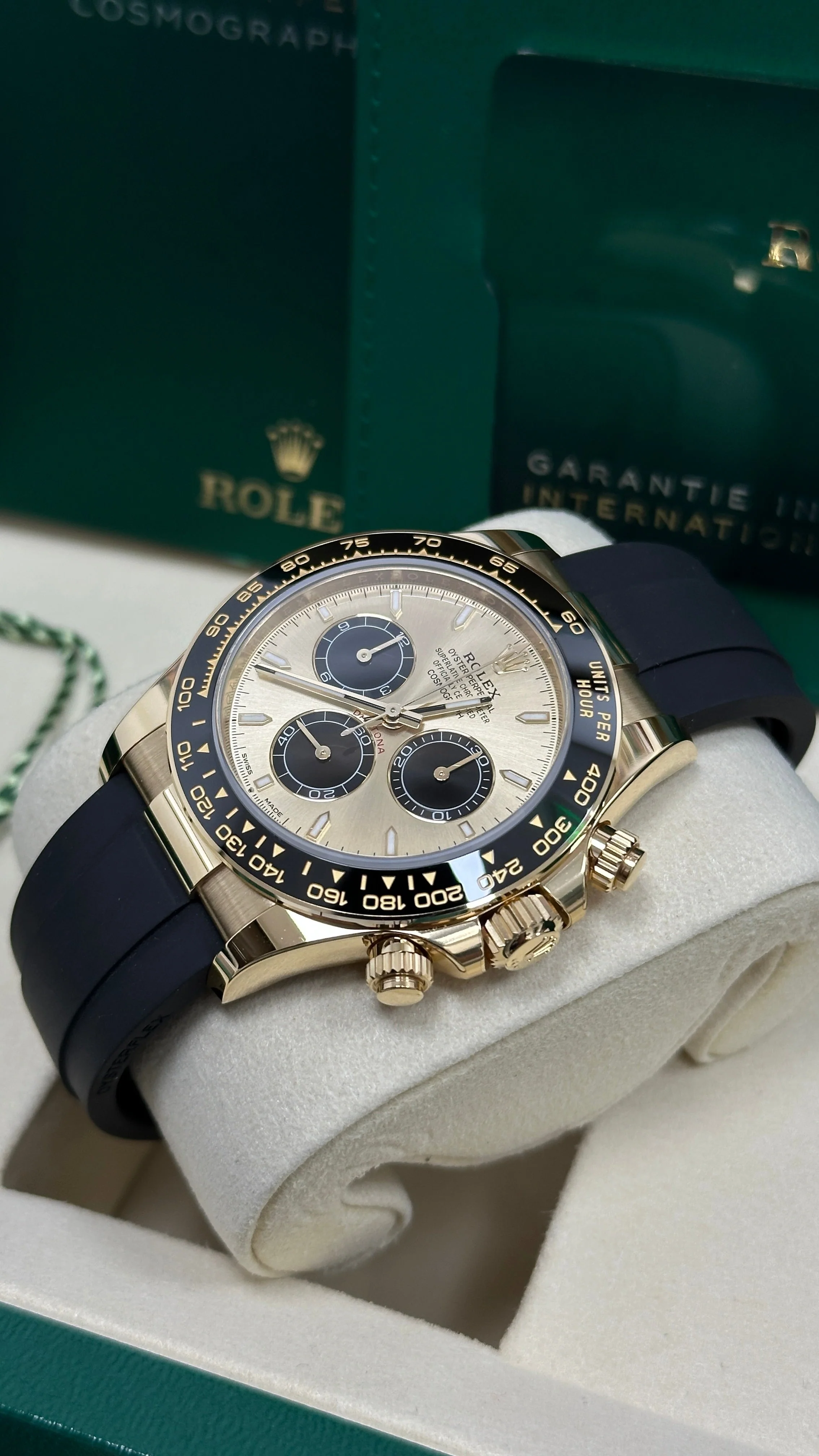 Rolex Cosmograph Daytona "YML/Pikachu" 40mm Yellow Gold Champagne and Black Dial Black Ceramic Bezel Oysterflex 126518LN – New 2025 / 2026 - Image 5