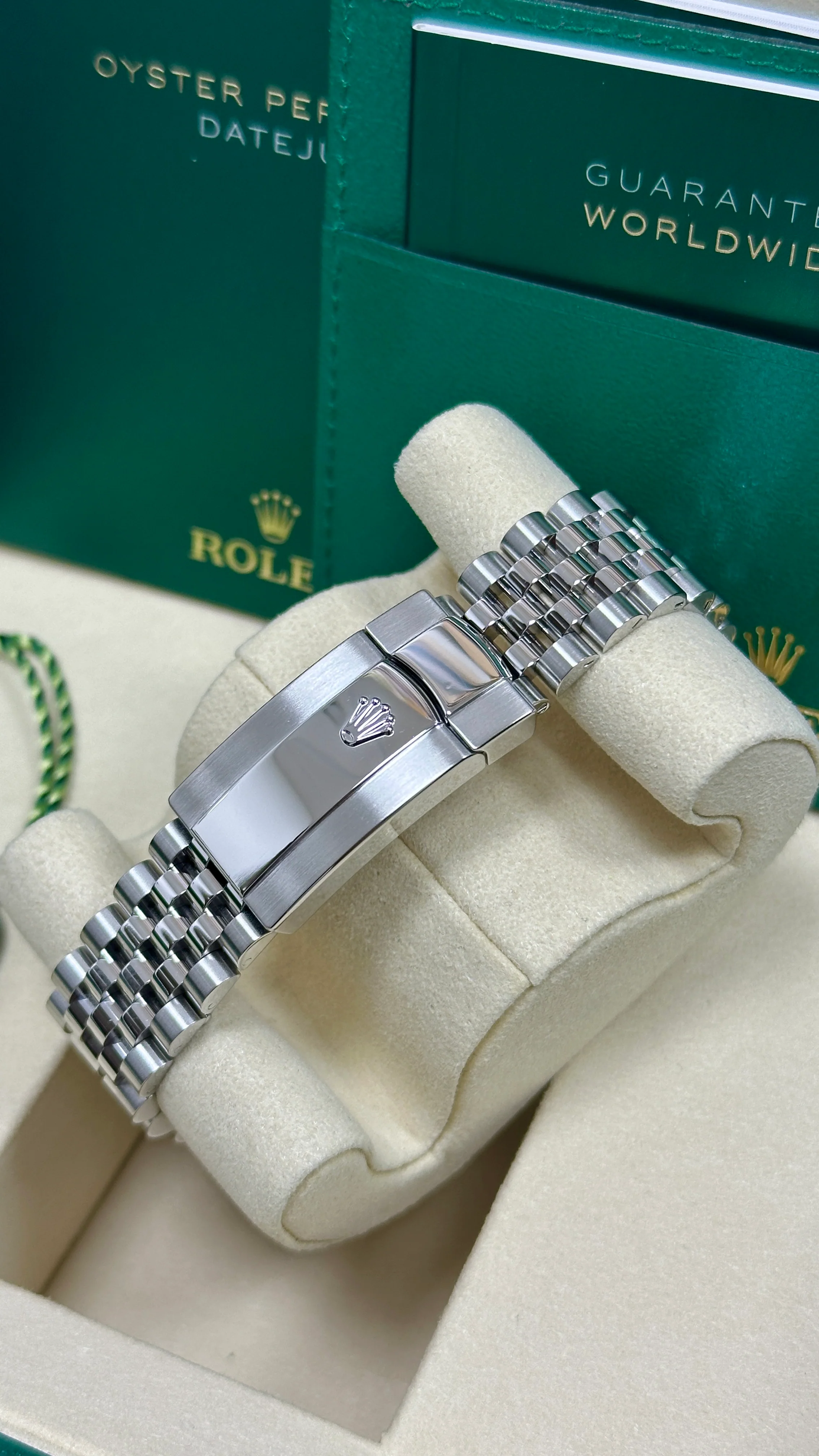 Rolex Datejust 41mm Mint Green Index Dial Fluted Bezel Jubilee Bracelet 126334 – New 2025 / 2026 - Image 4