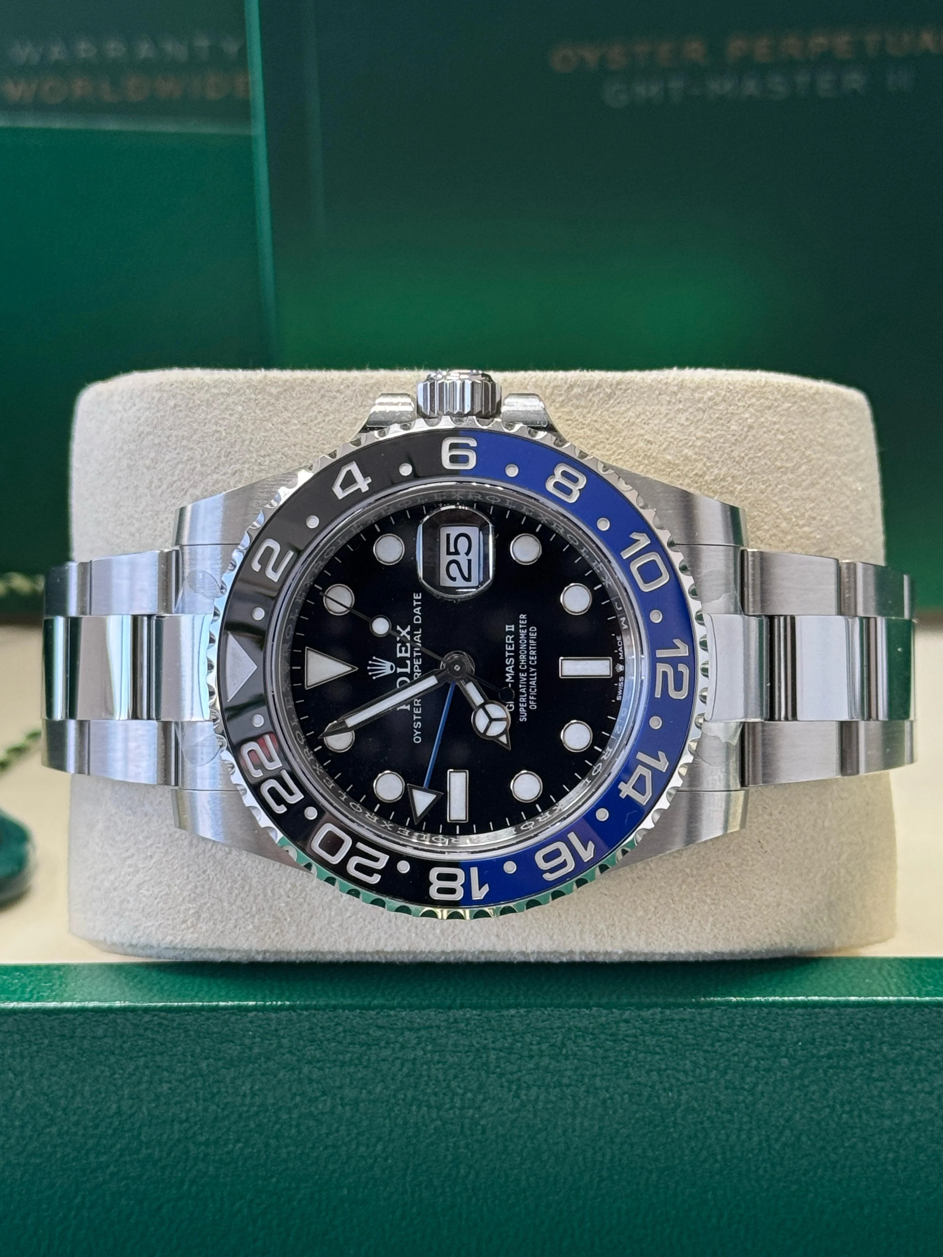 Rolex GMT-Master II "Batman" 40mm Black Dial Blue and Black Bezel Oyster Bracelet 126710BLNR – New 2025 / 2026 - Image 4