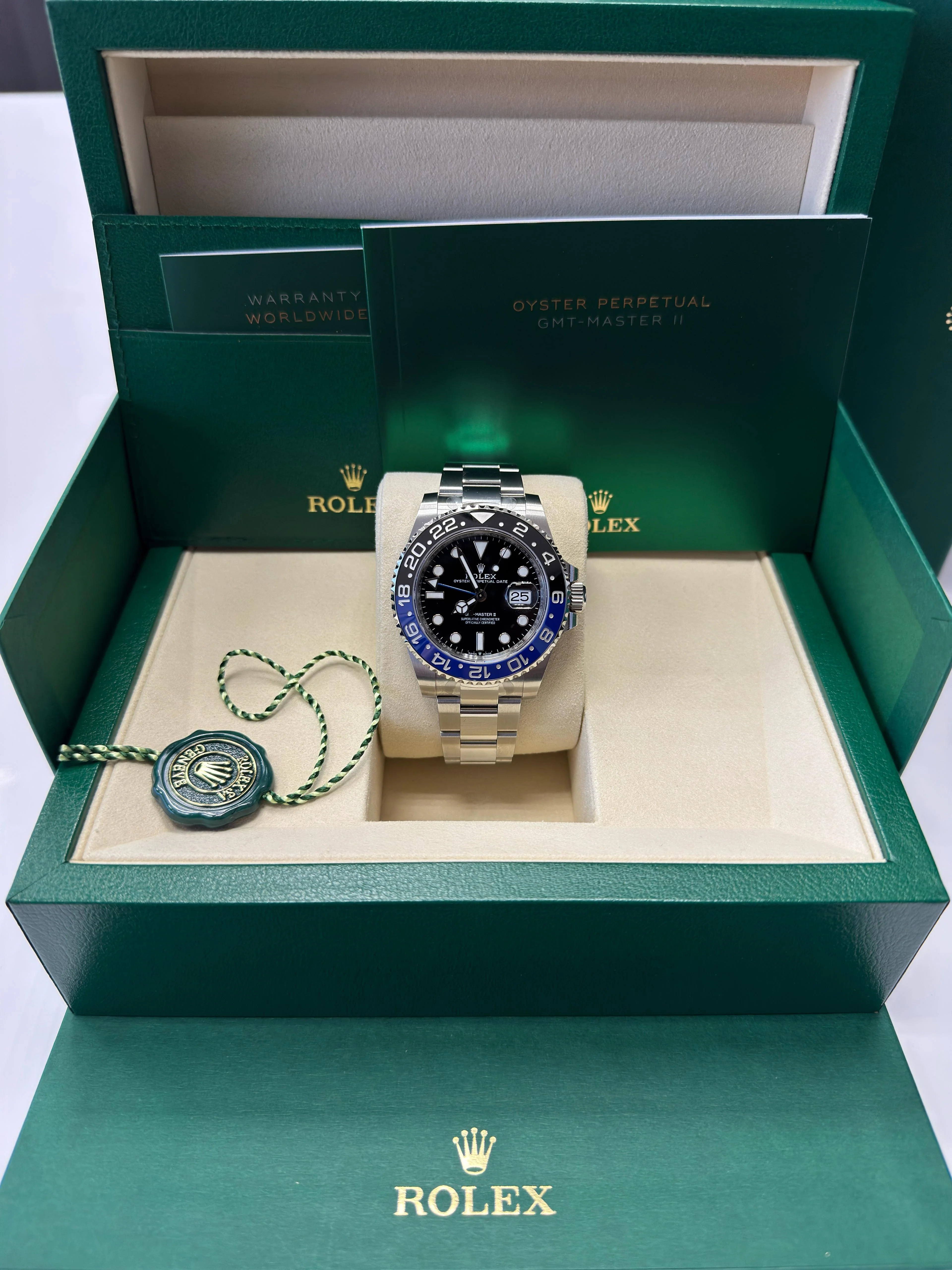 Rolex GMT-Master II "Batman" 40mm Black Dial Blue and Black Bezel Oyster Bracelet 126710BLNR – New 2025 / 2026 - Image 7