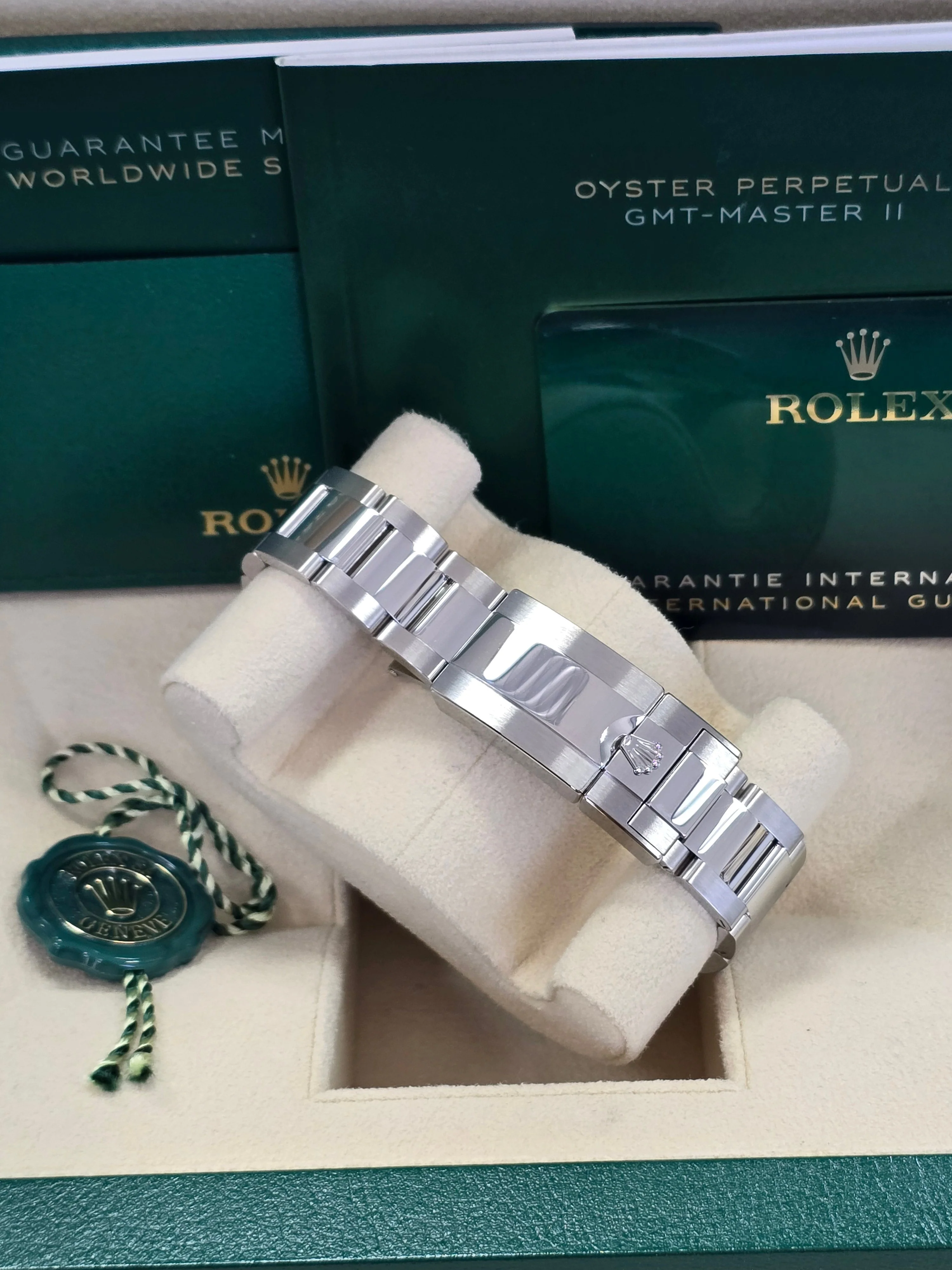 Rolex GMT-Master II "Bruce Wayne" 40mm Black Dial Black Bezel Oyster Bracelet 126710GRNR – New 2025 / 2026 - Image 7