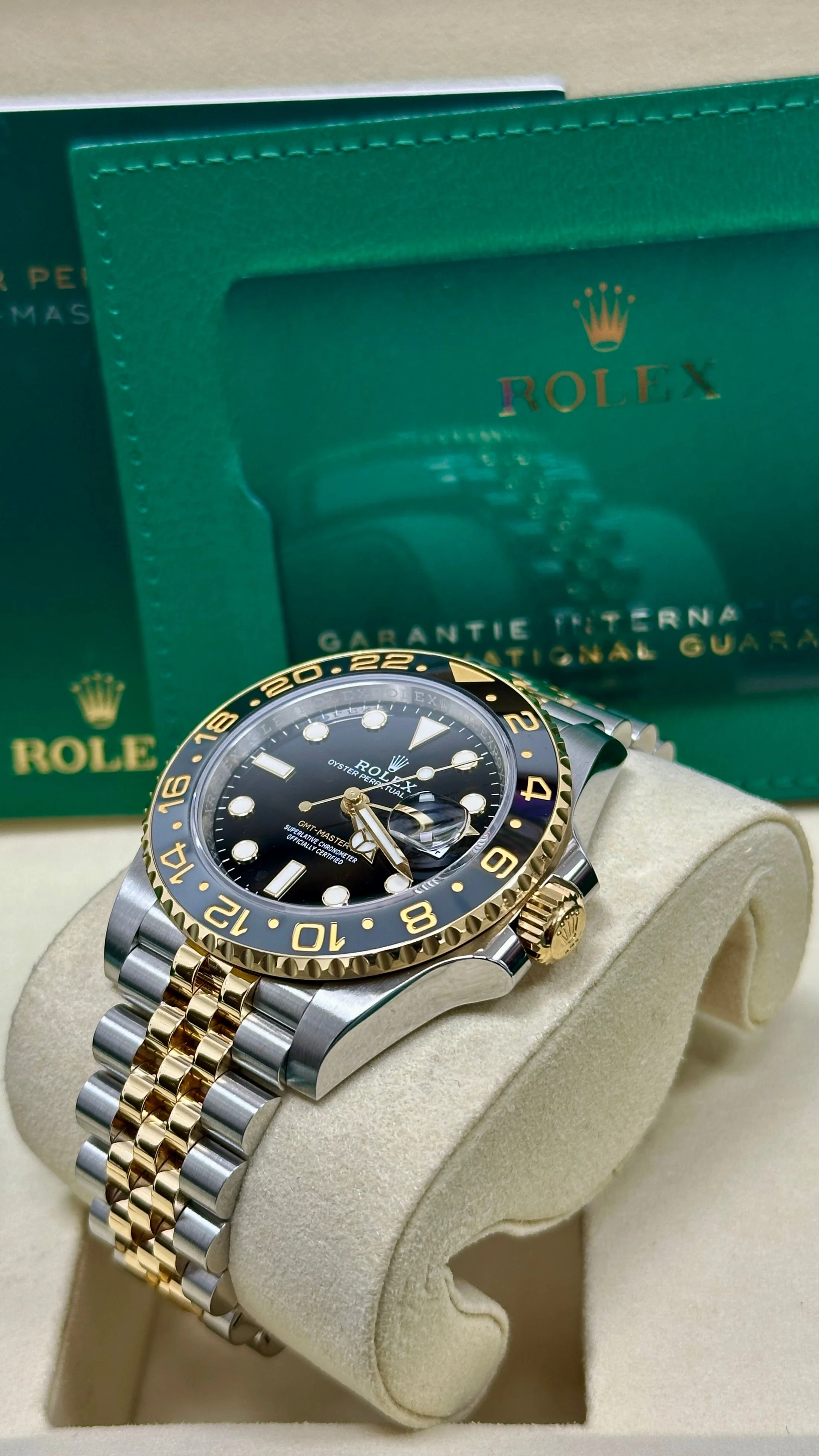 Rolex GMT-Master II "Bumblebee / Zombie" 40mm Two-Tone Yellow Gold Black Dial Black Bezel Jubilee Bracelet 126713GRNR – New 2025 / 2026 - Image 4