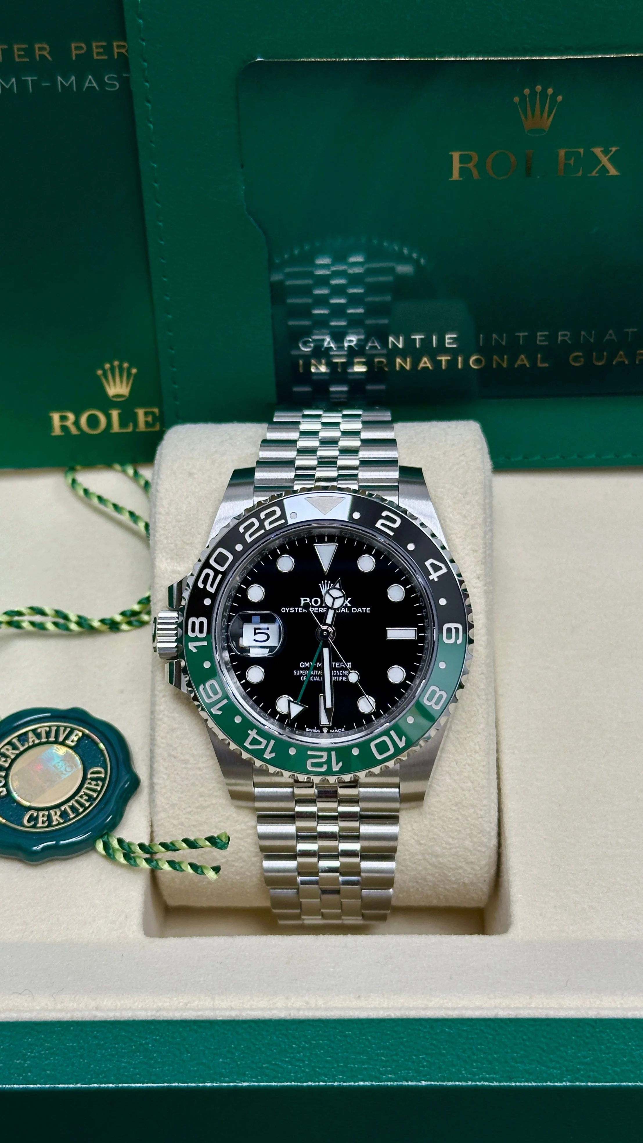 Rolex GMT-Master II "Lefty Sprite" 40mm Left-Handed Black Dial Green and Black Bezel Jubilee Bracelet 126720VTNR – New 2025 / 2026 - Image 3