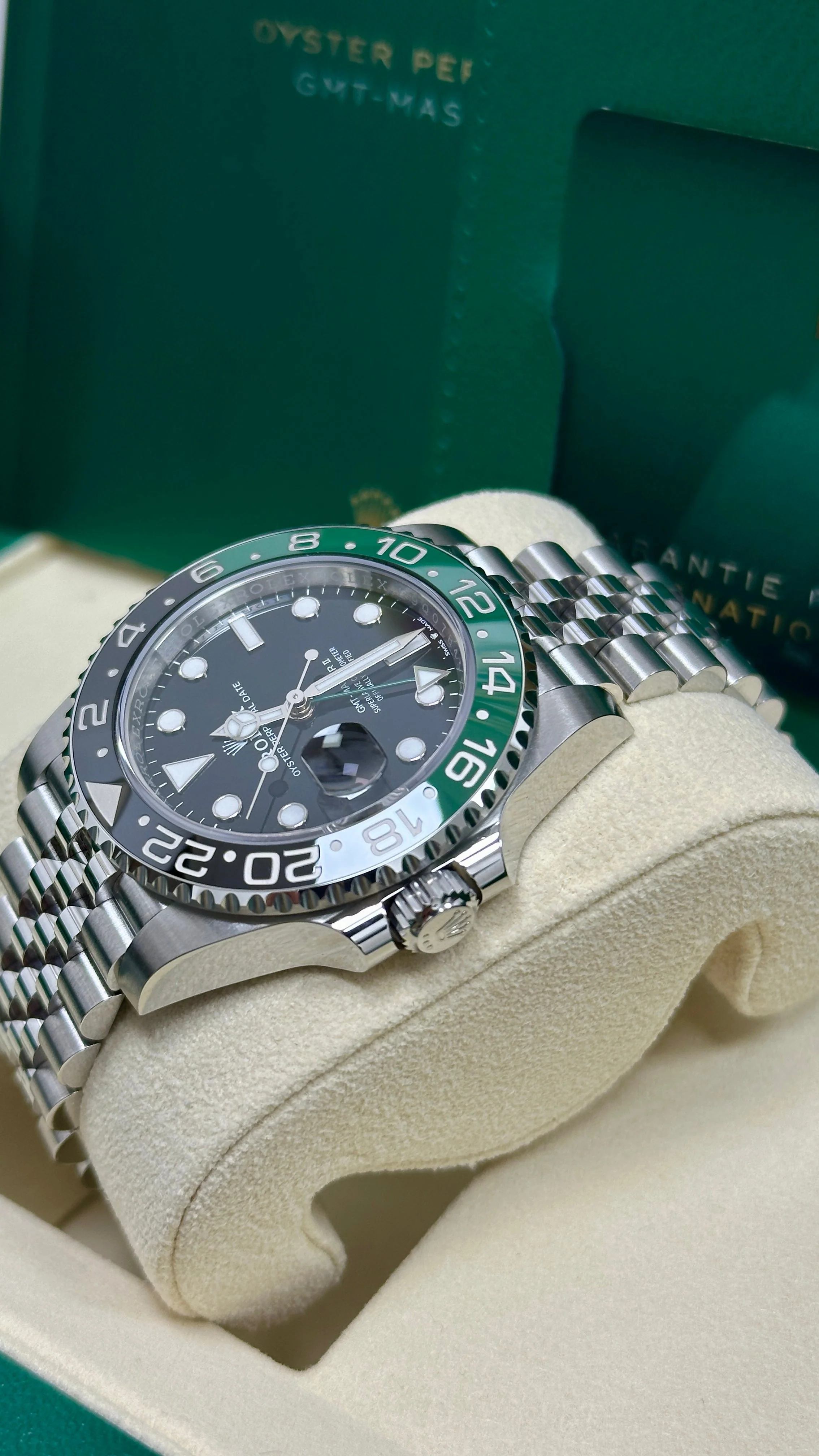 Rolex GMT-Master II "Lefty Sprite" 40mm Left-Handed Black Dial Green and Black Bezel Jubilee Bracelet 126720VTNR – New 2025 / 2026 - Image 5