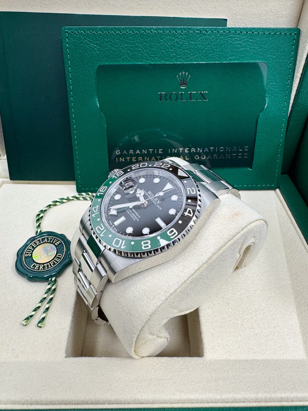 Rolex GMT-Master II "Lefty Sprite" 40mm Left-Handed Black Dial Green and Black Bezel Oyster Bracelet 126720VTNR – New 2025 / 2026 - Image 4