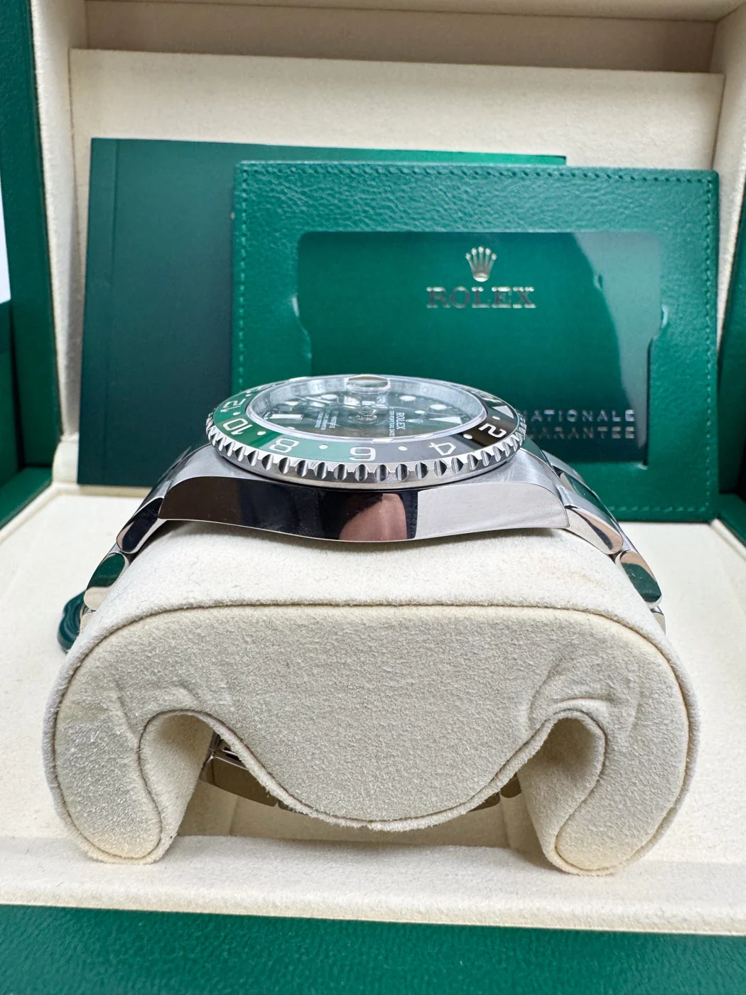 Rolex GMT-Master II "Lefty Sprite" 40mm Left-Handed Black Dial Green and Black Bezel Oyster Bracelet 126720VTNR – New 2025 / 2026 - Image 6