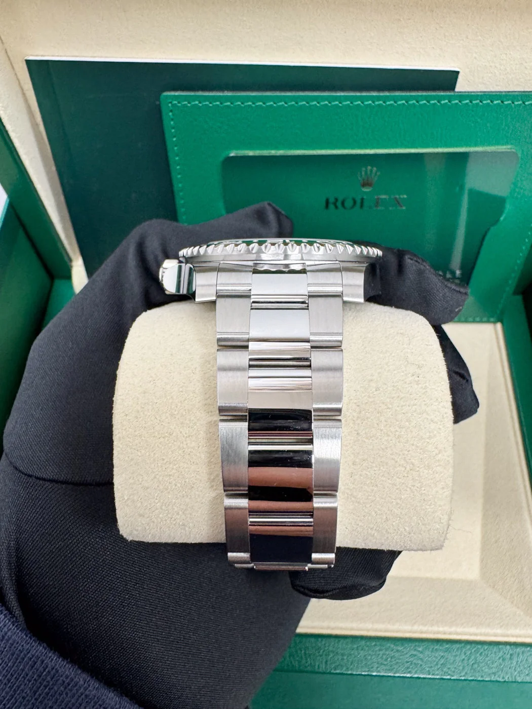 Rolex GMT-Master II "Lefty Sprite" 40mm Left-Handed Black Dial Green and Black Bezel Oyster Bracelet 126720VTNR – New 2025 / 2026 - Image 8