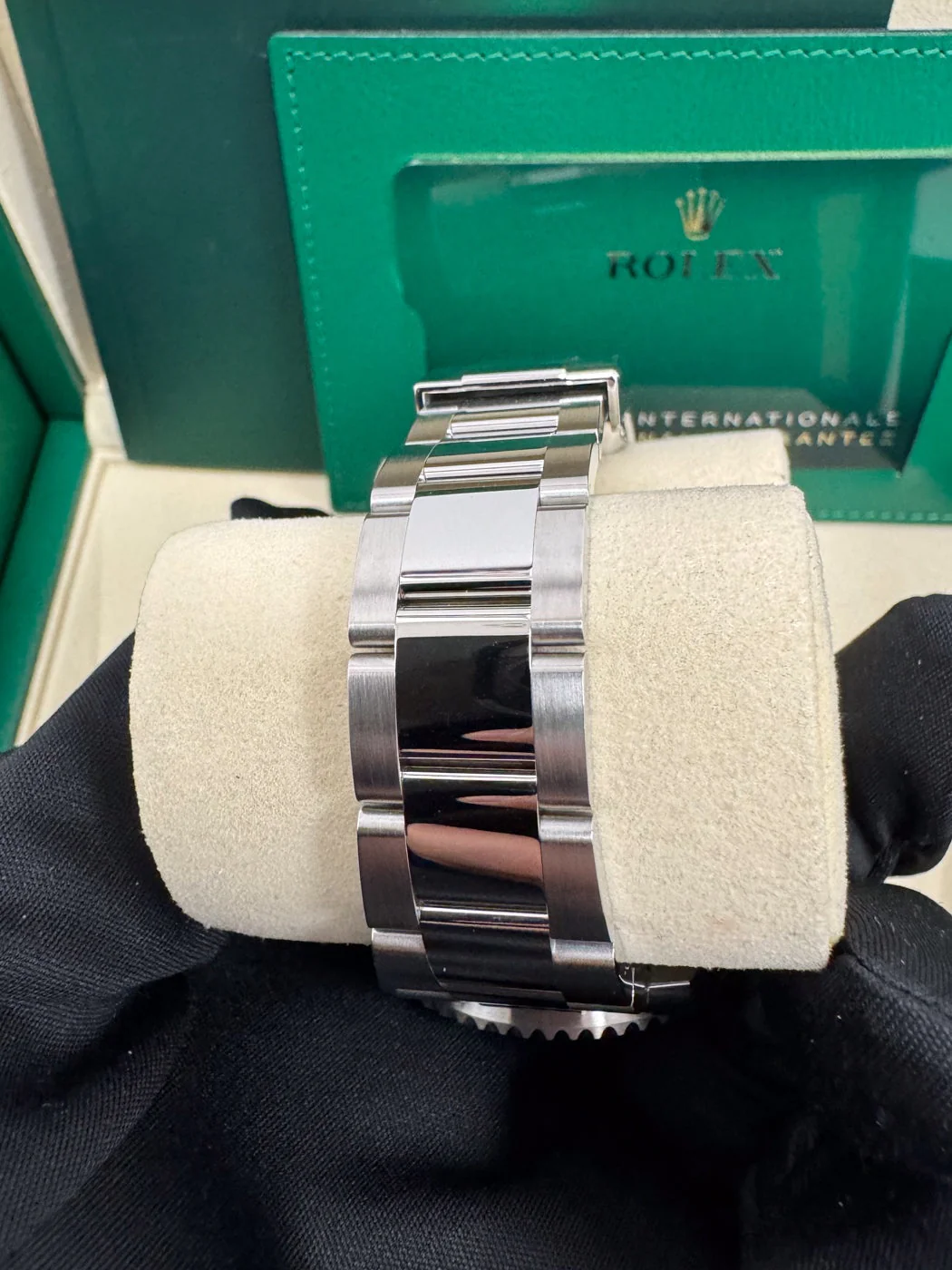 Rolex GMT-Master II "Lefty Sprite" 40mm Left-Handed Black Dial Green and Black Bezel Oyster Bracelet 126720VTNR – New 2025 / 2026 - Image 9