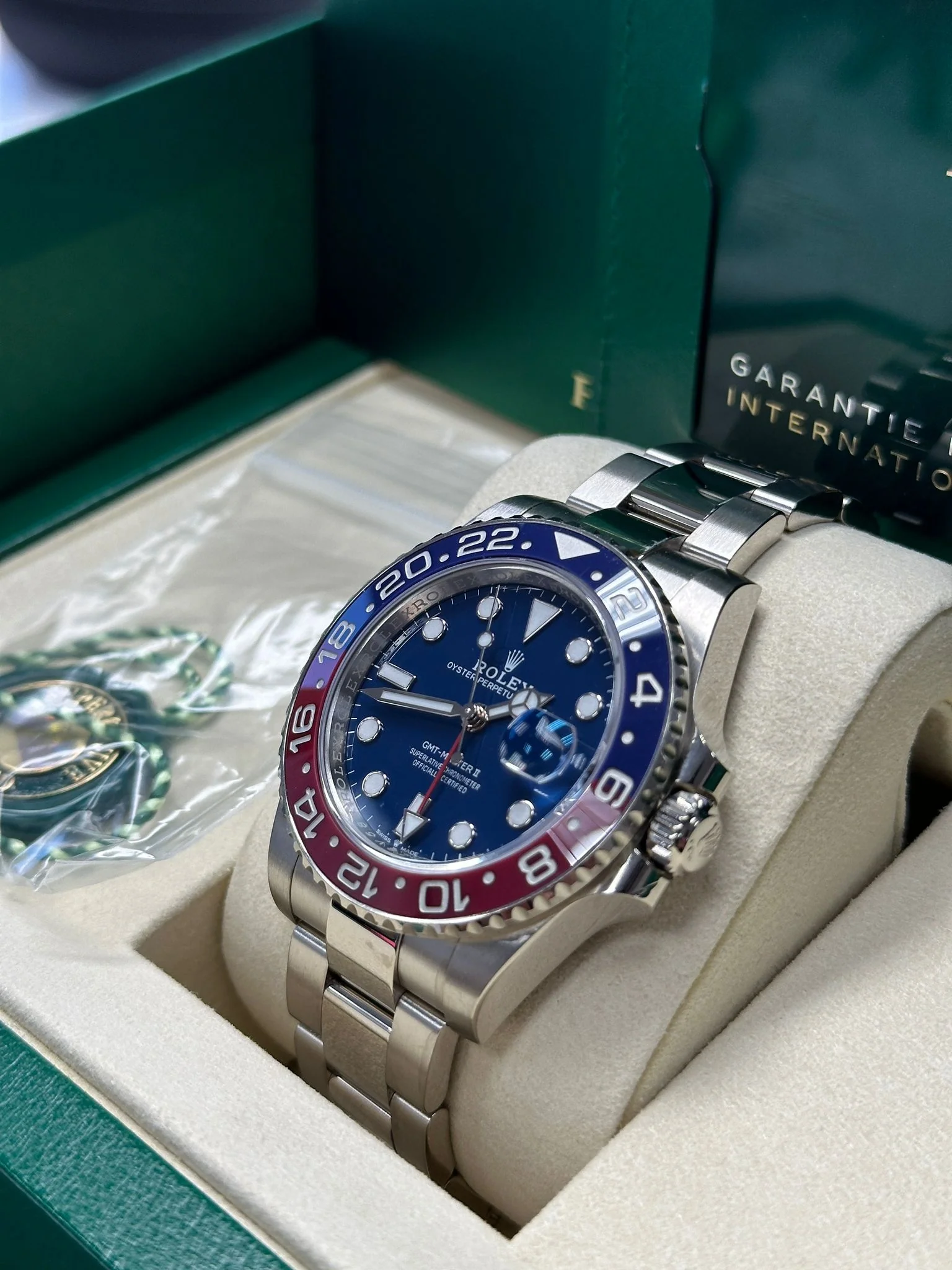 Rolex GMT-Master II "Pepsi" 40mm White Gold Blue Dial Blue and Red Bezel Oyster Bracelet 126719BLRO – New 2025 - Image 4