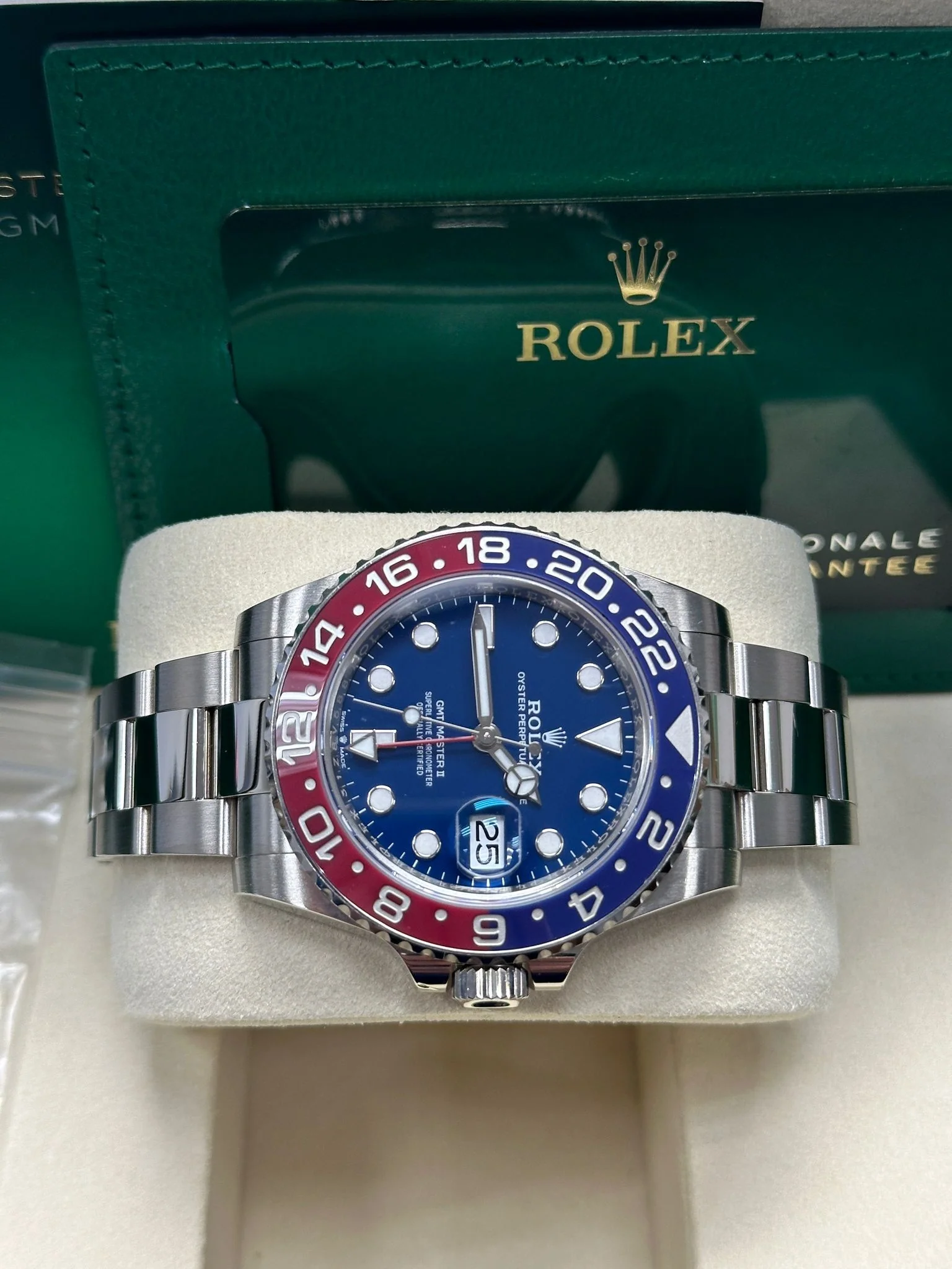 Rolex GMT-Master II "Pepsi" 40mm White Gold Blue Dial Blue and Red Bezel Oyster Bracelet 126719BLRO – New 2025 - Image 6