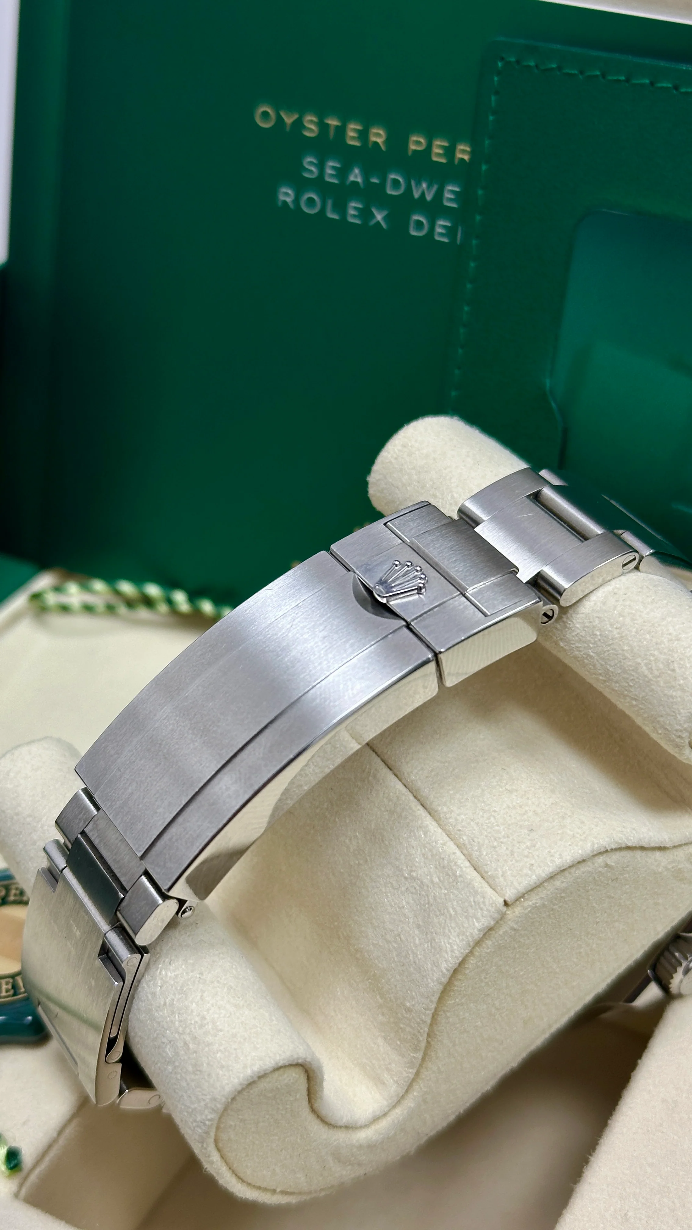 Rolex Sea-Dweller 43mm Black Dial 126600 – New 2025 / 2026 - Image 4