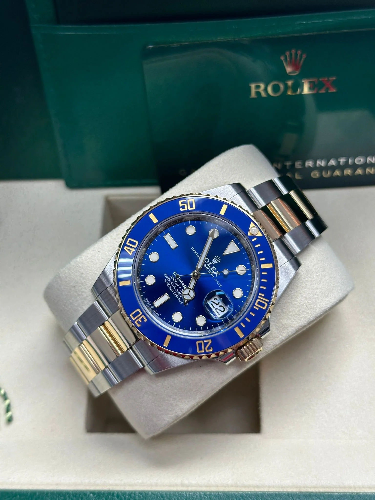 Rolex Submariner "Bluesy" 41mm Two-Tone Yellow Gold Blue Dial Blue Bezel 126613LB – New 2025 / 2026 - Image 4