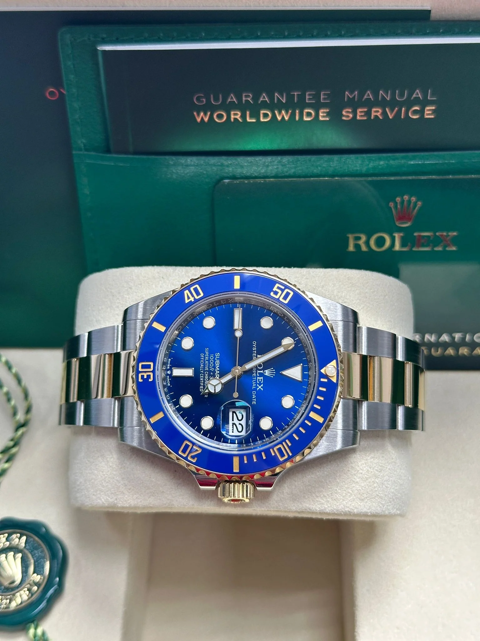 Rolex Submariner "Bluesy" 41mm Two-Tone Yellow Gold Blue Dial Blue Bezel 126613LB – New 2025 / 2026 - Image 5