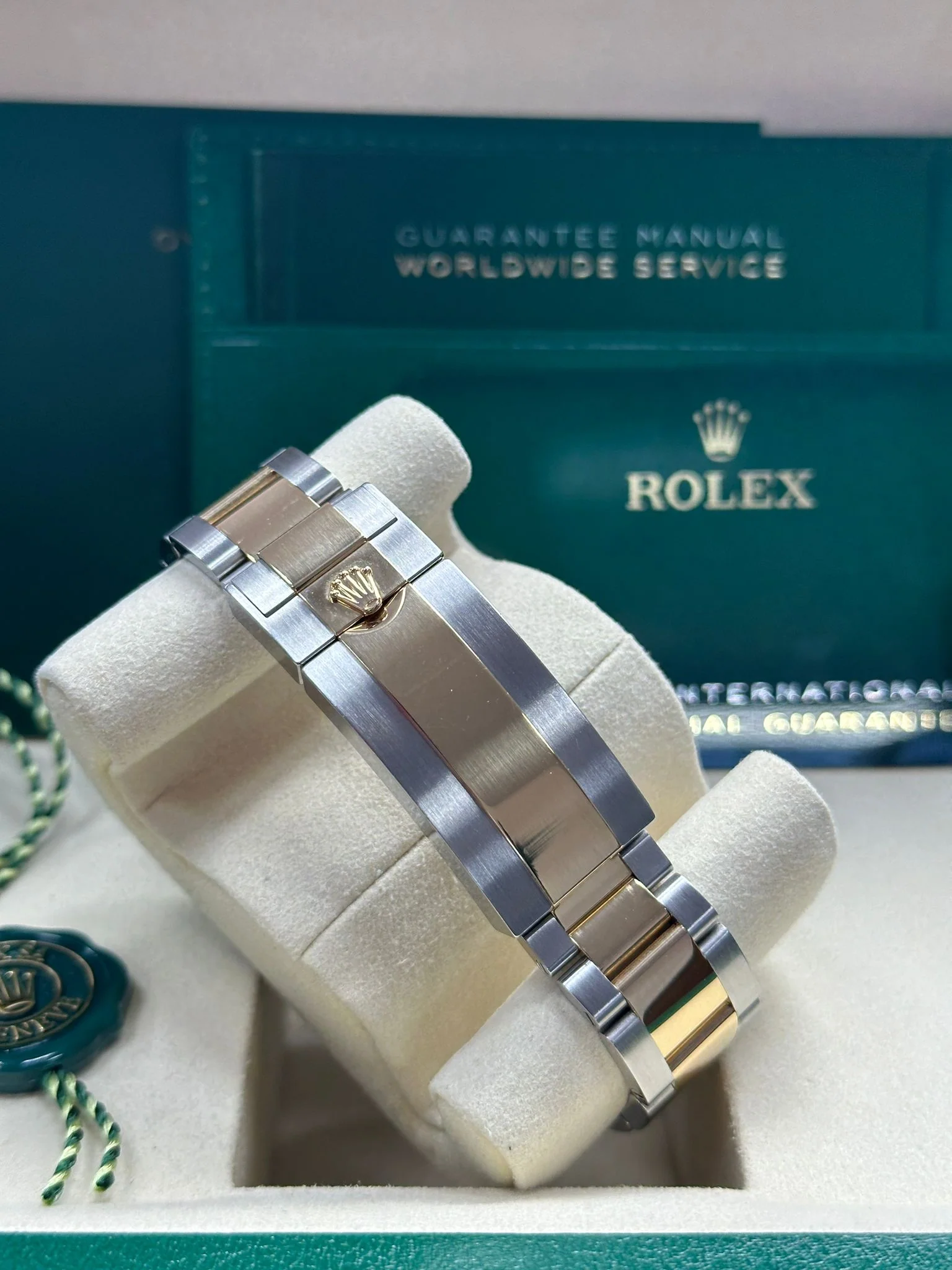 Rolex Submariner "Bluesy" 41mm Two-Tone Yellow Gold Blue Dial Blue Bezel 126613LB – New 2025 / 2026 - Image 7