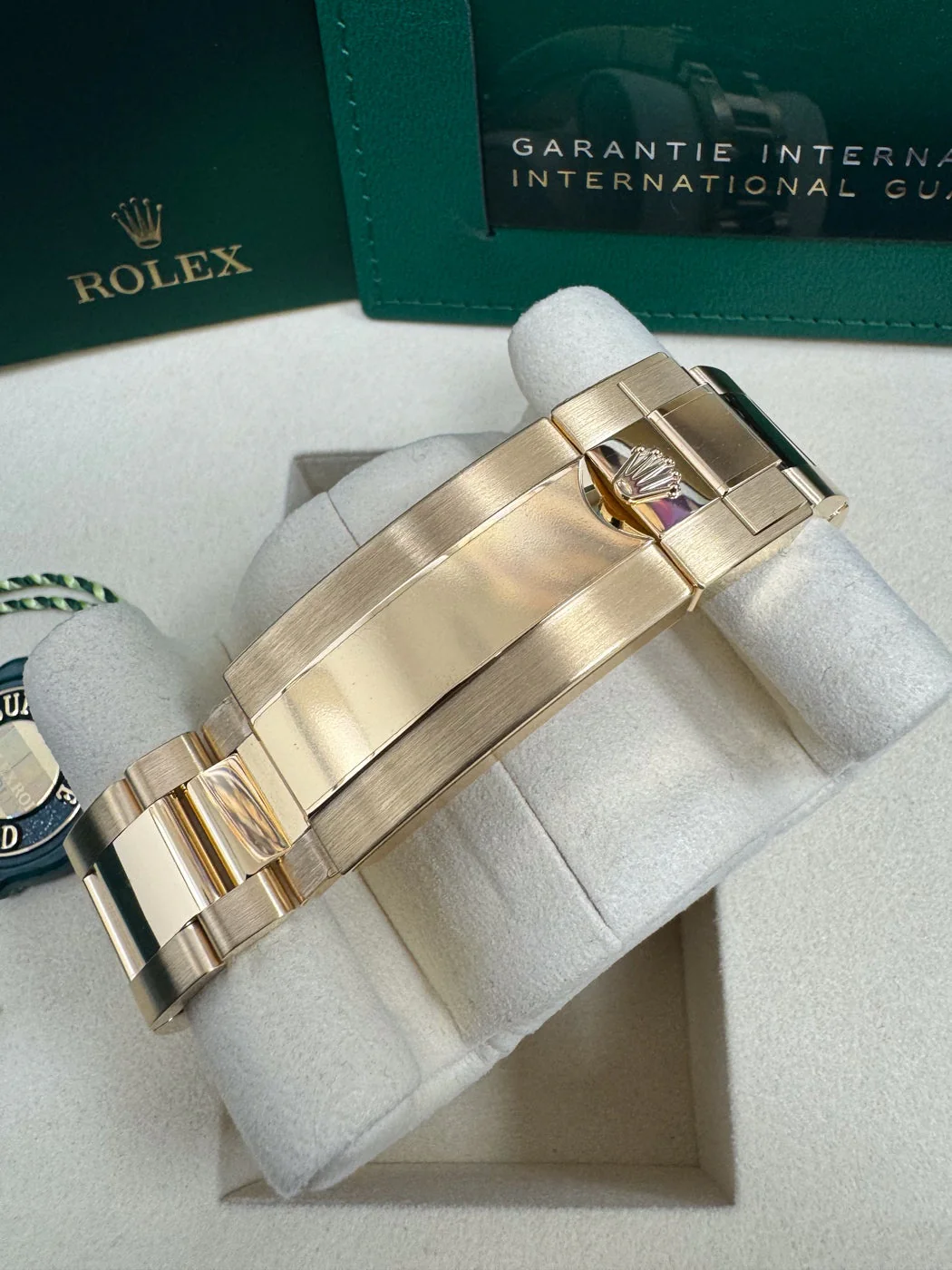 Rolex Submariner "Full Gold Bluesy" 41mm Yellow Gold Blue Dial Blue Bezel 126618LB – New 2025 / 2026 - Image 4