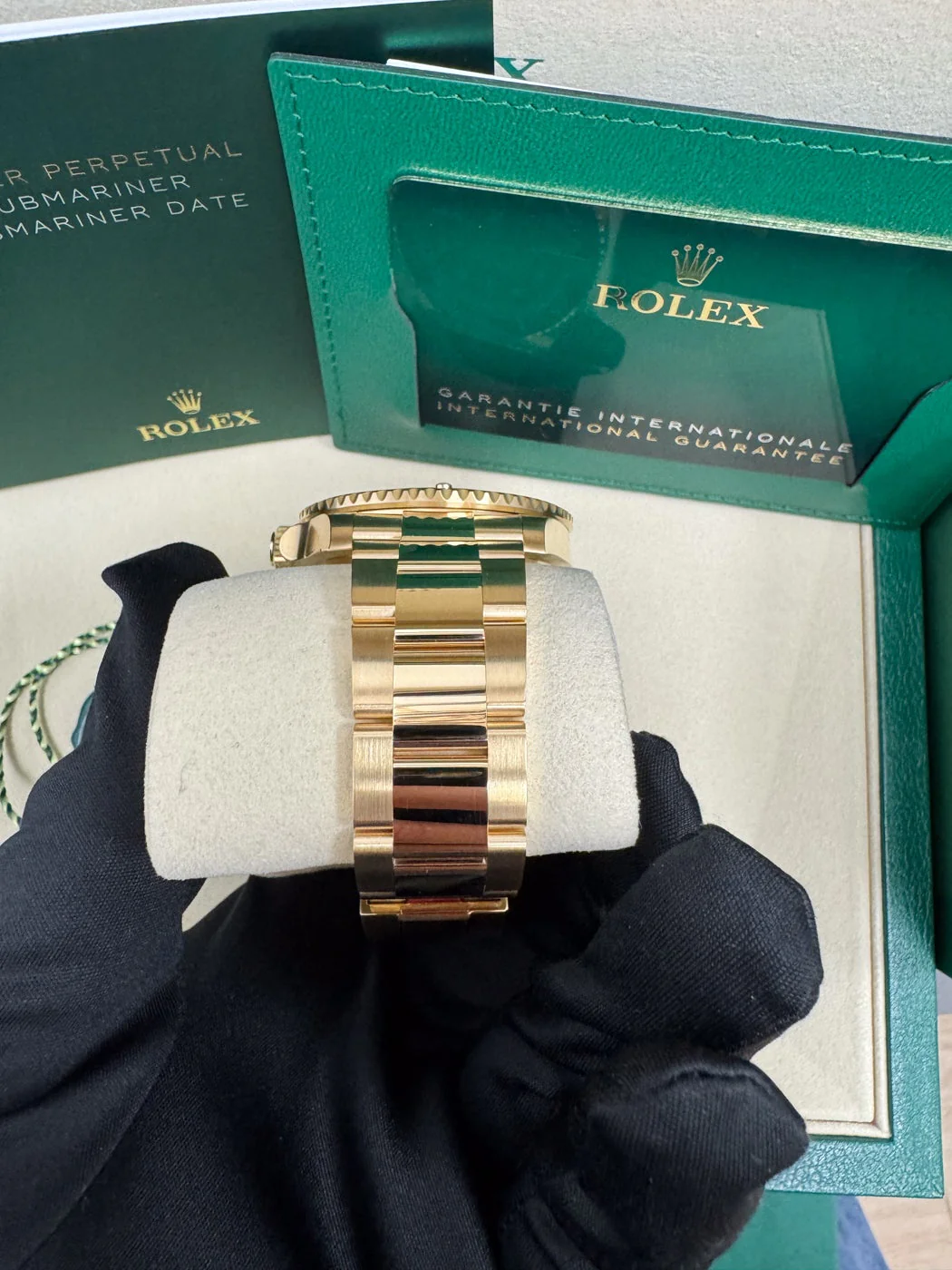 Rolex Submariner "Full Gold Bluesy" 41mm Yellow Gold Blue Dial Blue Bezel 126618LB – New 2025 / 2026 - Image 8