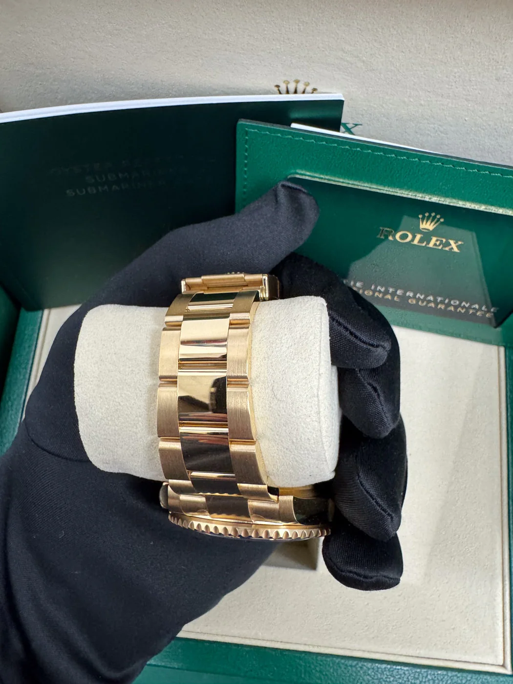 Rolex Submariner "Full Gold Bluesy" 41mm Yellow Gold Blue Dial Blue Bezel 126618LB – New 2025 / 2026 - Image 9