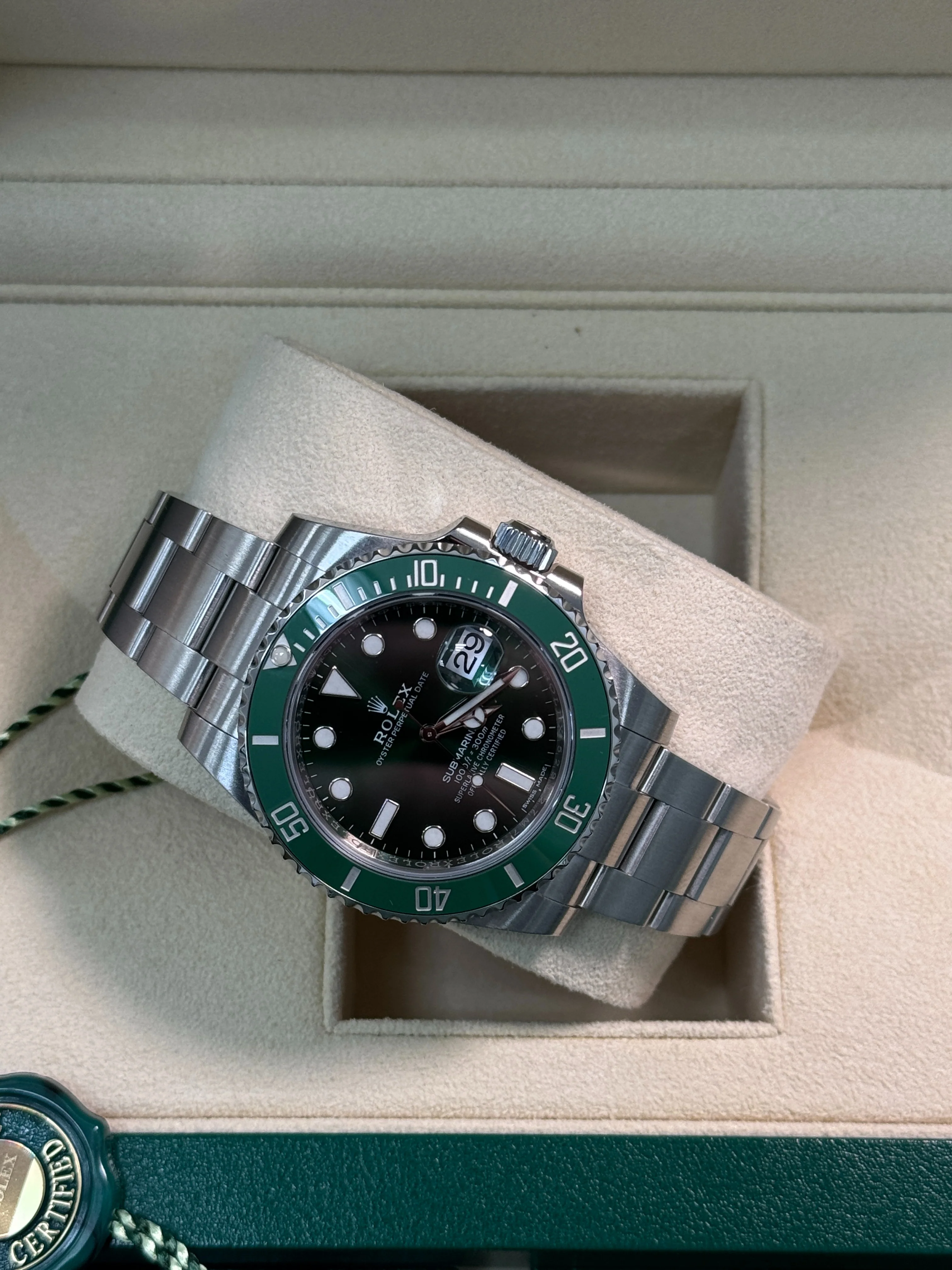 Rolex Submariner "Hulk" 40mm Stainless Steel Green Dial Green Bezel  - 116610LV - Mint 2018 - Image 3