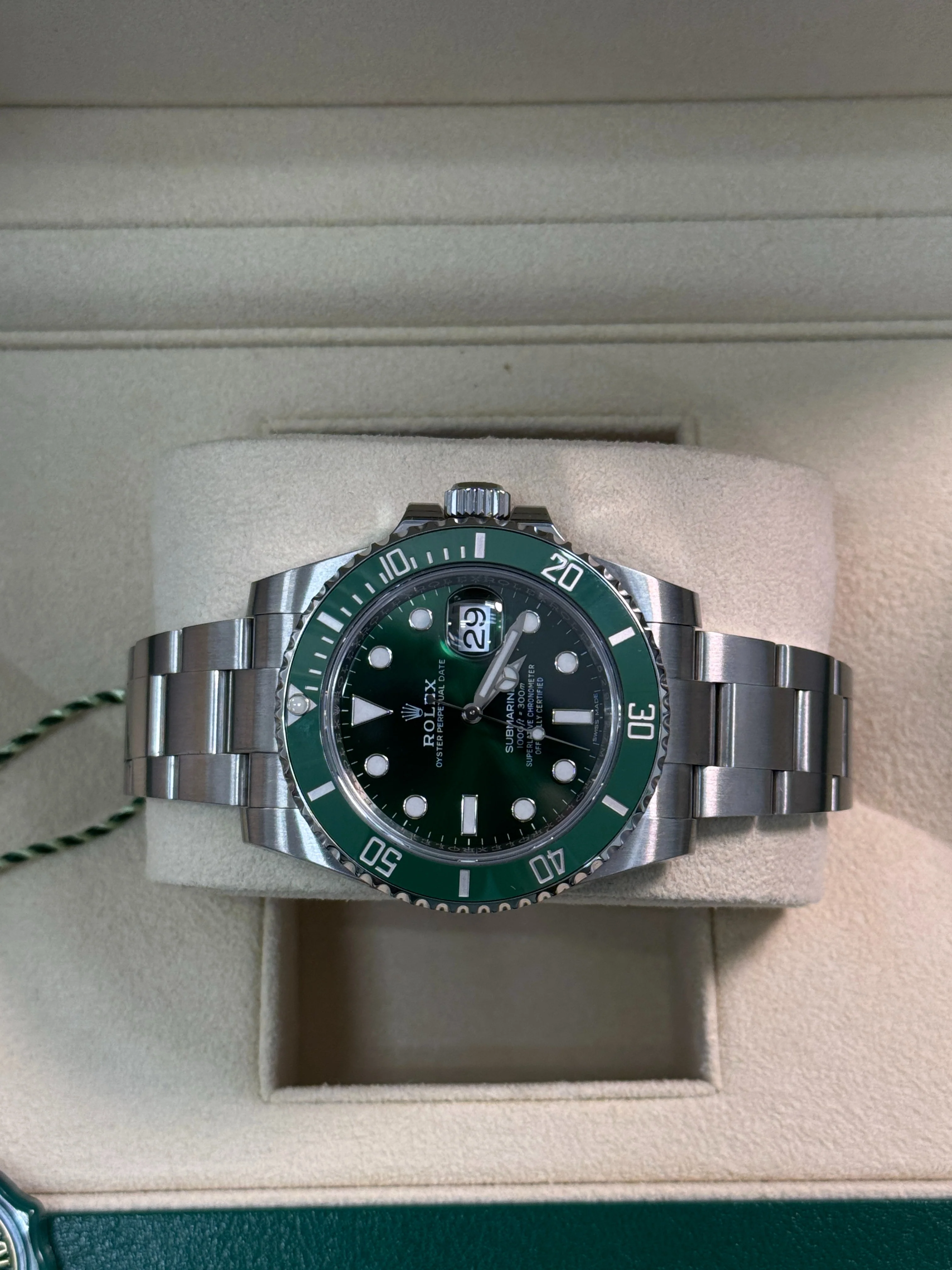 Rolex Submariner "Hulk" 40mm Stainless Steel Green Dial Green Bezel  - 116610LV - Mint 2018 - Image 4