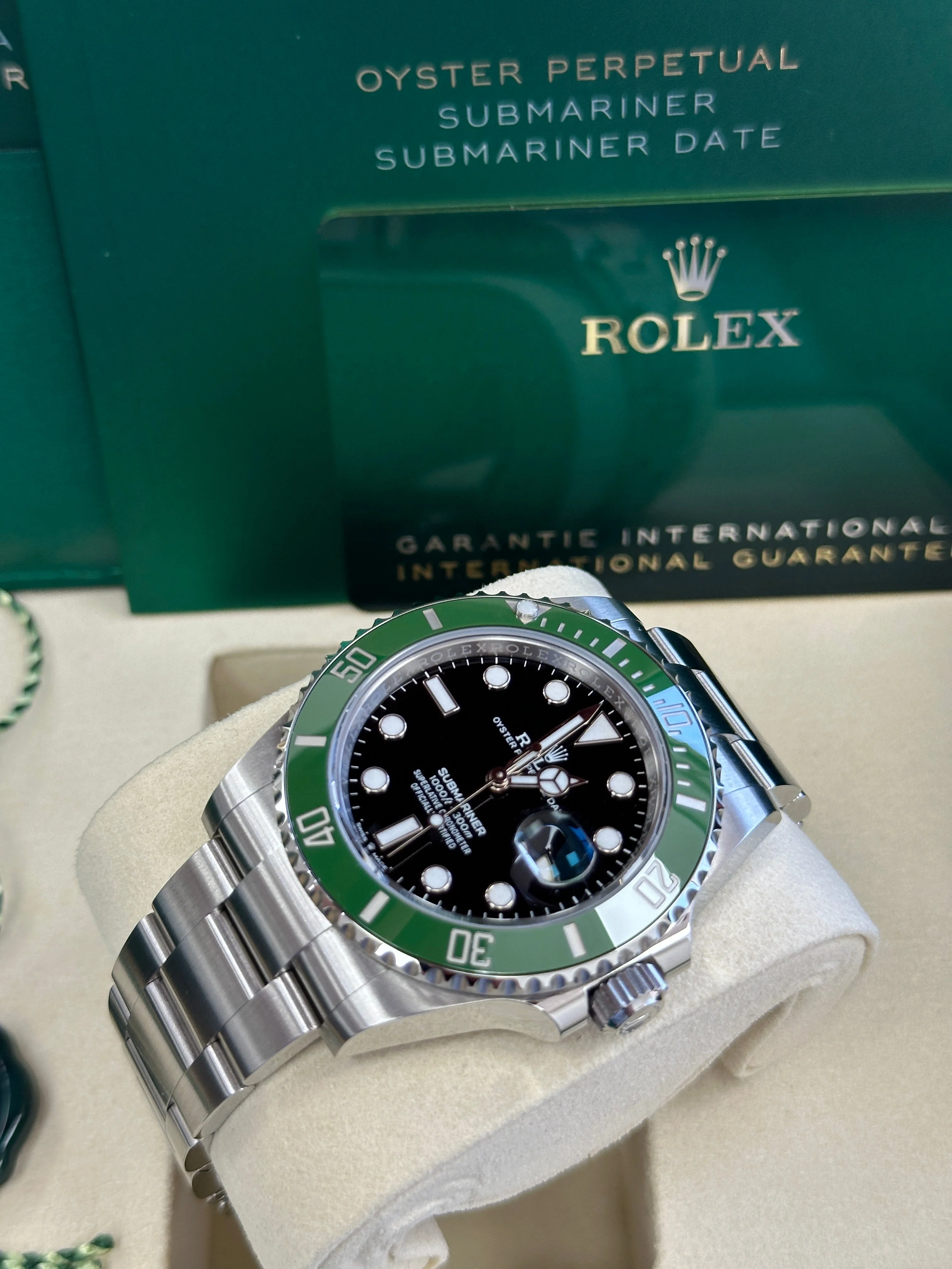 Rolex Submariner "Starbucks/Kermit" 41mm Black Dial Green Bezel 126610LV – New 2025 / 2026 - Image 4
